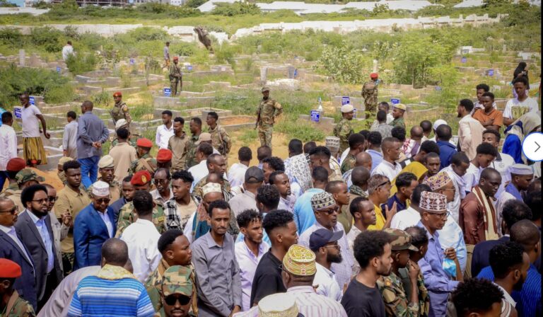 DOWLADDA FEDERAALKA OO KA TACSIYEYSAY GEERIDA TALIYE CABDI SALAAD XUJAALE OO MAANTA LAGU AASAY MUQDISHO.